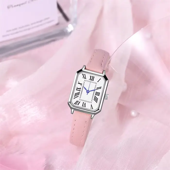 Montre femme carrée élégante avec bracelet cuir noir chiffres romains pour bureau et quotidien
