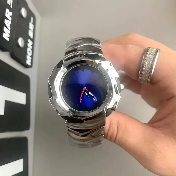 Montre-bracelet pour homme Alien Blade