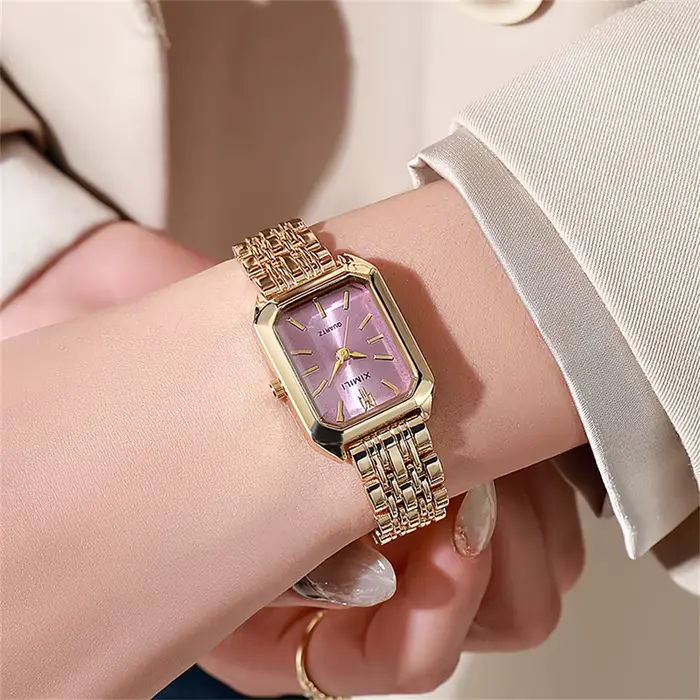 Montres à quartz de mode de luxe pour femmes Échelles simples