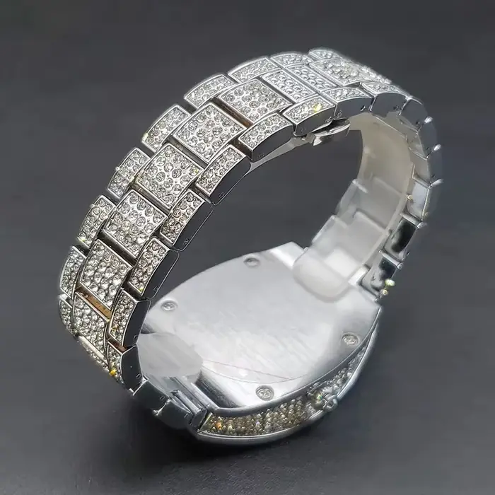Montre Tonneau de Luxe en Argent pour Homme
