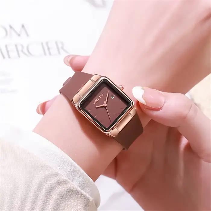Montre carrée noire élégante pour femme avec calendrier Quartz décontracté et bracelet silicone