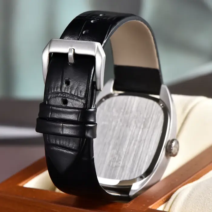 Montre homme en acier inoxydable avec bracelet cuir résistant à l'eau pour homme style luxe quartz PAGANI DESIGN VH31