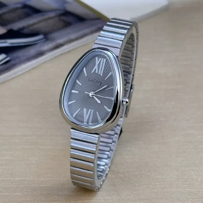 Célèbre marque dames montres serpent tête montre femmes de luxe cadeau Quartz montres mode bracelet