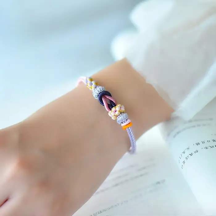 Bracelet ULrouge tressé réglable perles portables pour femmes couleurs variées harmonie et beauté intérieure occasion spéciale