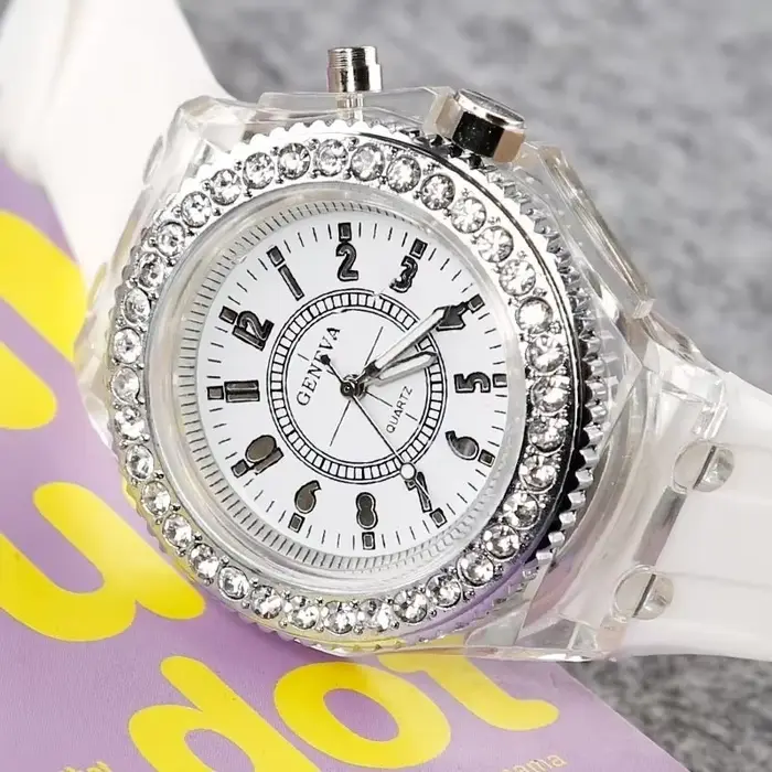 Montres lumineuses LED colorées pour hommes et femmes, montres d'étudiants, montres à Quartz fluores