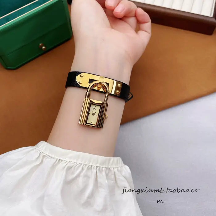 Charme en acier inoxydable nouvelle montre pour femme chaîne