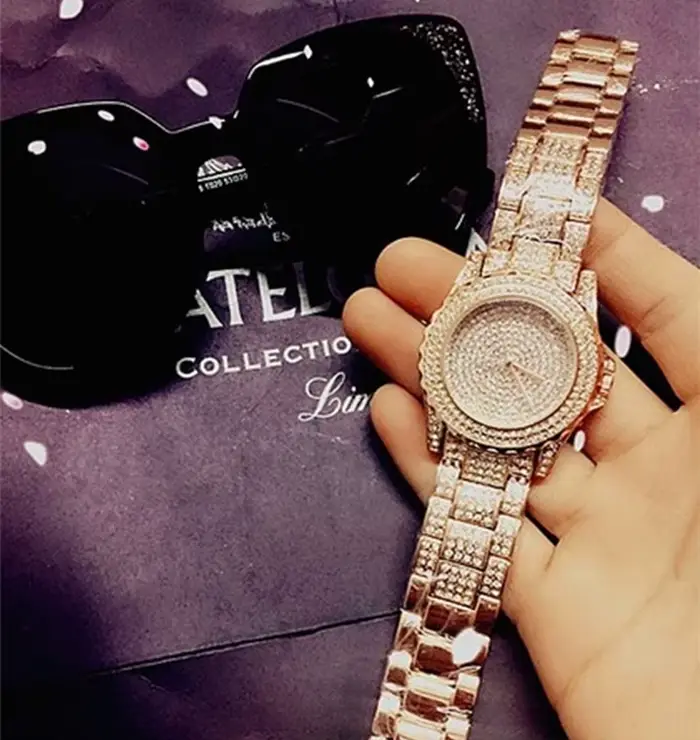 Montre-bracelet en cristal de luxe pour femme