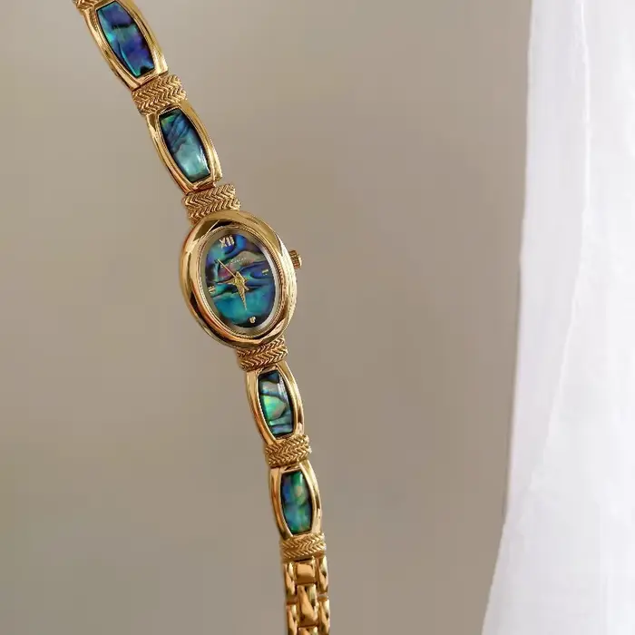 Montre non conventionnelle en coquillage d'ormeau