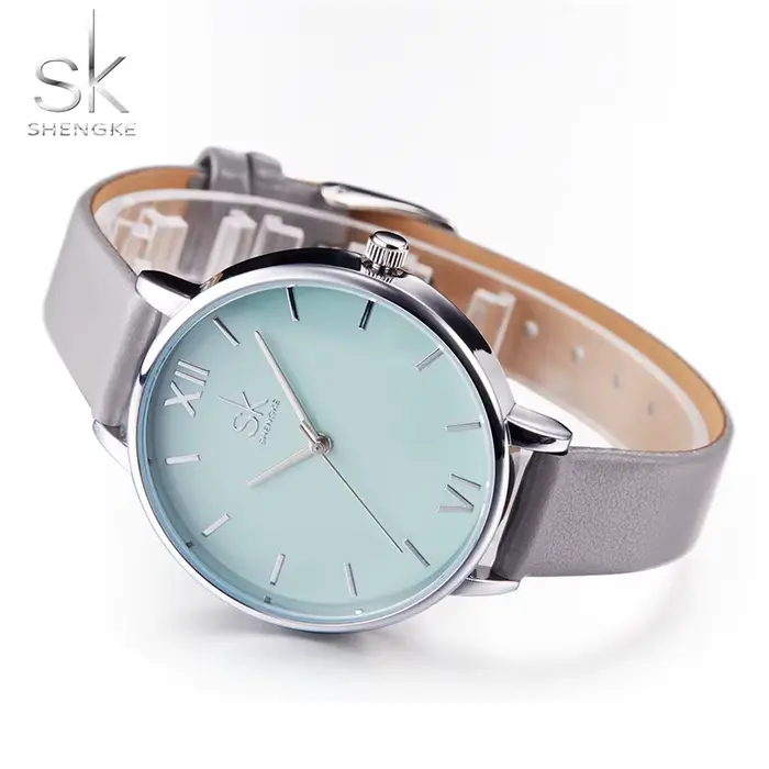 Montres à quartz dorées pour femmes