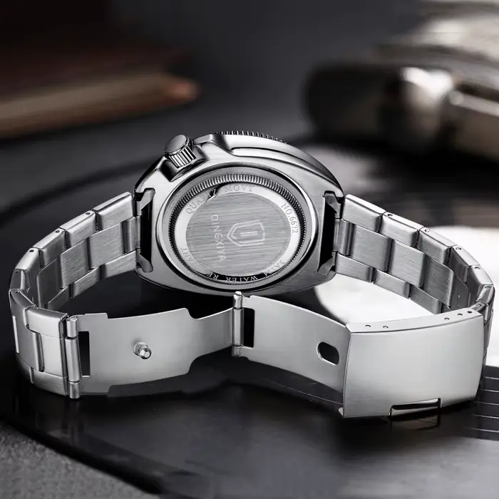 Nouvelle montre de mode homme en acier inoxydable avec calendrier complet résistante à l'eau et aiguilles lumineuses occasions spéciales et quotidienne