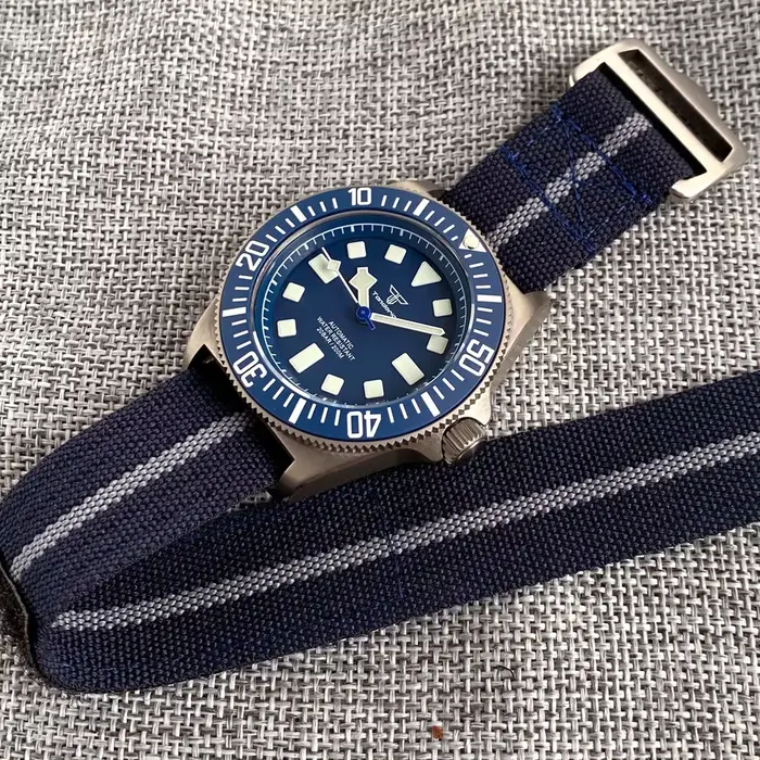 Montre mécanique Tandorio 42 mm rétro avec boîtier en titane résistant à l'eau pour homme occasions spéciales plongée style élégant