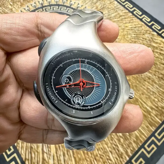 Alien Twist – montre originale déformée Y2K pour hommes