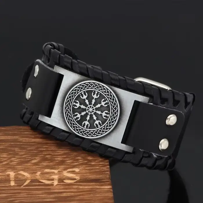 Nouveau rétro large cuir nordique Rune d'Odi Bracelet hommes