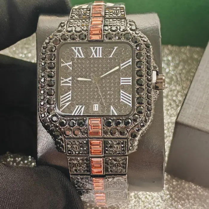 Montre à quartz noire de haute qualité