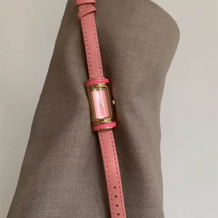 Montre Femme Luxe Leger 2026 Design Classique Polyvalent Haut de Gamme en Cuir Occasions Speciales