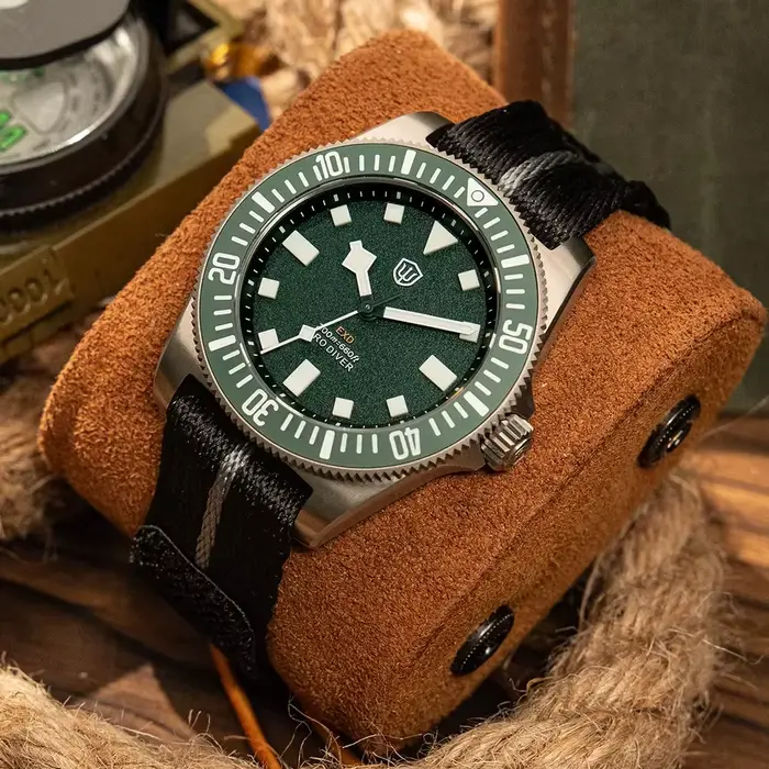 Watchdives EXD 40 Montre de plongée en titane vert rétro VH31 Montres à quartz étanches 200M Verre saphir AR Lunette en céramique 60 clics Luminescence