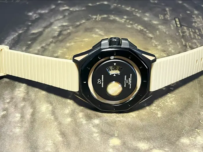 Montre 8 planètes : Pluto