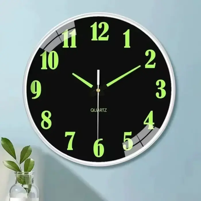 Horloge murale silencieuse à quartz pour la décoration du salon
