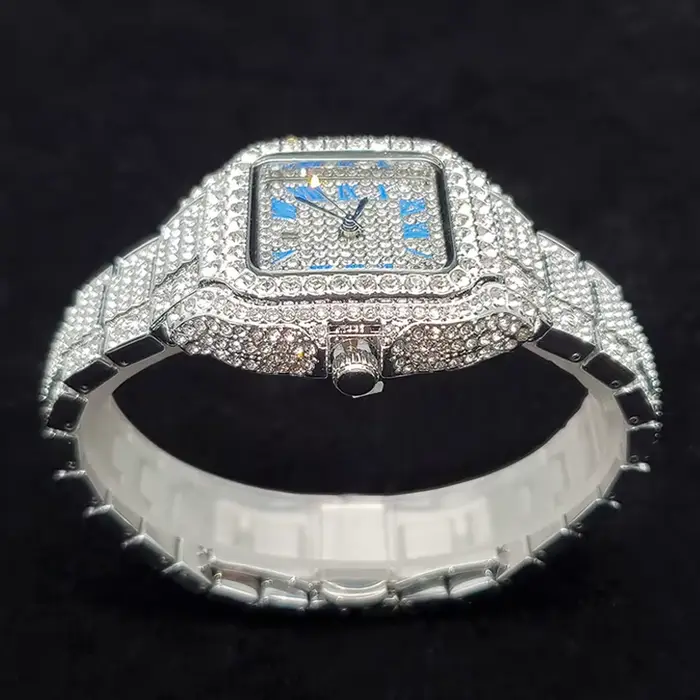 Montre de luxe entièrement sertie de diamants pour femme