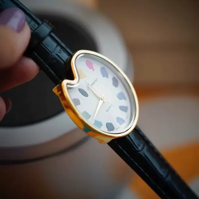 Montre à quartz carrée en cuir