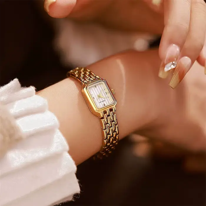 Montre Femmes Vintage Luxe Élégant Bracelet Quartz Cadeau Occasions Spéciales Design Casual Fashion Résistante à L'eau Pour Toutes Les Tenues