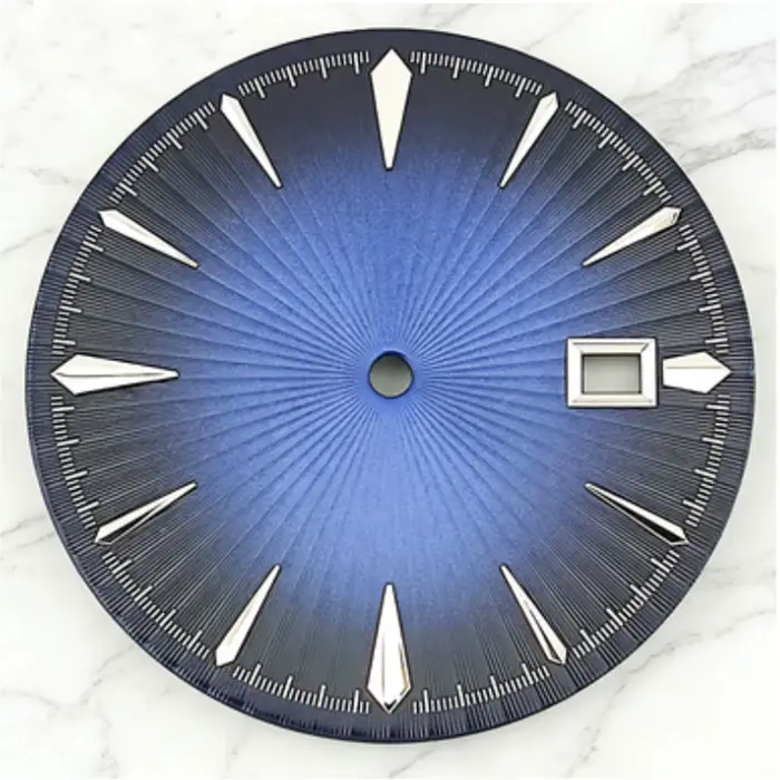 Presage – cadran de montre noir et bleu ciel