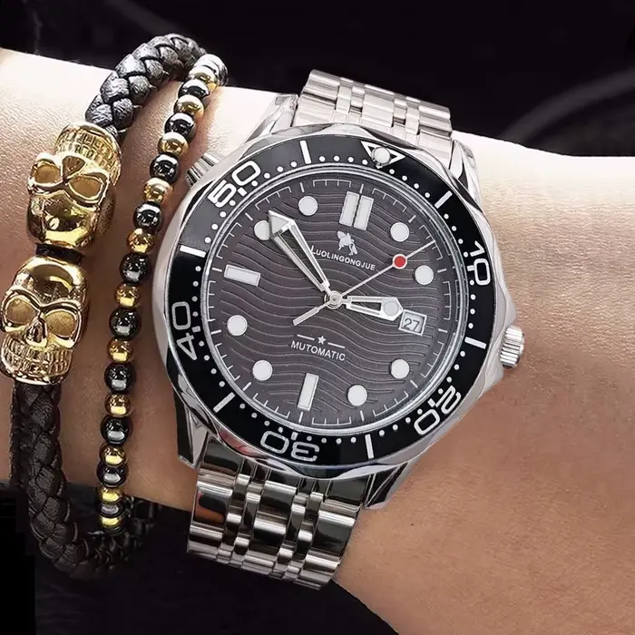 Montre de plongée de luxe LUOLINGONGJUE pour homme avec design squelette et bracelet en acier inoxydable pour affaires et loisirs occasions spéciales