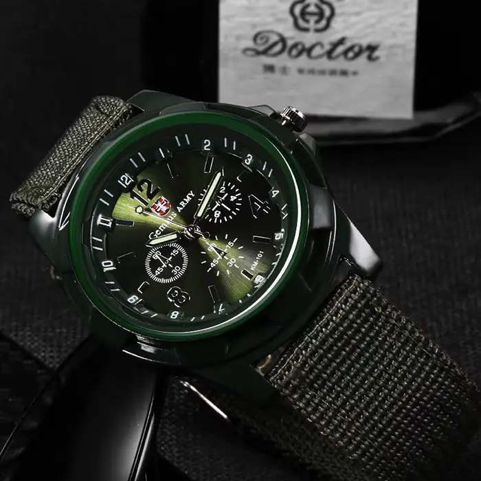 Montre de sport homme en acier inoxydable avec bracelet nylon robuste et élégant pour entraînements et occasions spéciales