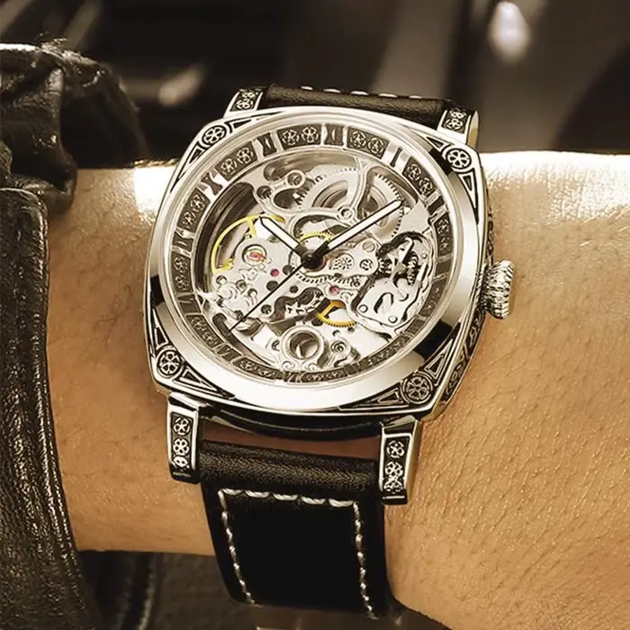 Montre mécanique creuse à tourbillon automatique en alliage de zinc noir pour homme style d'affaires élégante à offrir pour occasions spéciales