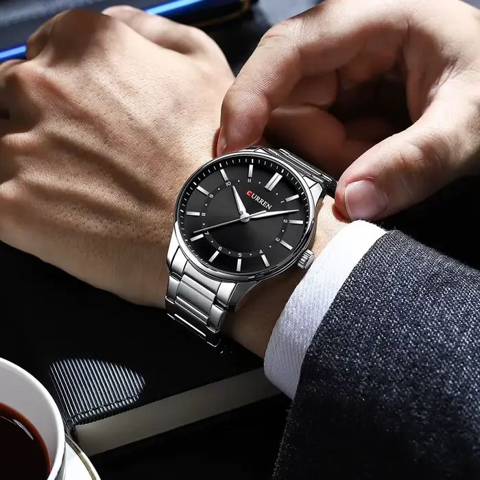 Curren 8430 homme 2025 montre étanche lumineux hommes montre-bracelet à Quartz en acier inoxydable mode sport