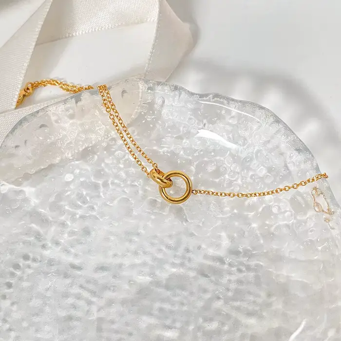 Bracelet minimaliste e-Manco en acier inoxydable avec chaîne de maillons et fermoir géométrique pour femmes, idéal pour le bureau et l'école