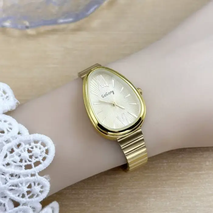 Célèbre marque dames montres serpent tête montre femmes de luxe cadeau Quartz