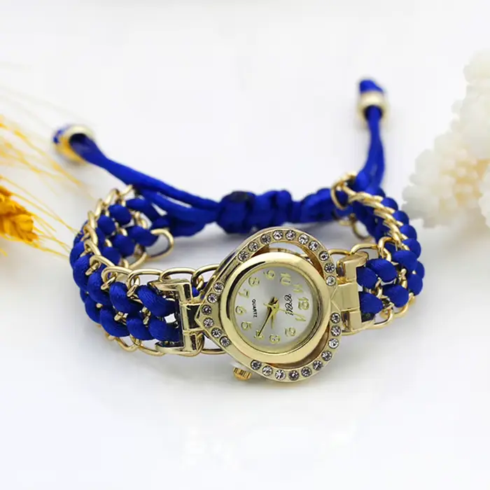 Montre-bracelet tricotée à la main pour femme