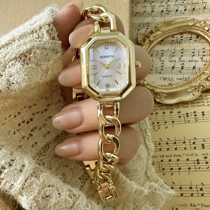 Montre rétro polyvalente en alliage pour femmes, quartz, résistante à l'eau, idéale pour toutes les occasions