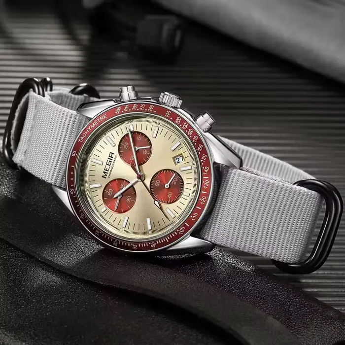 Nouvelle montre sport noire chronographe MEGIR résistante à l'eau avec calendrier complet et lunette luminescente pour homme occasions spéciales