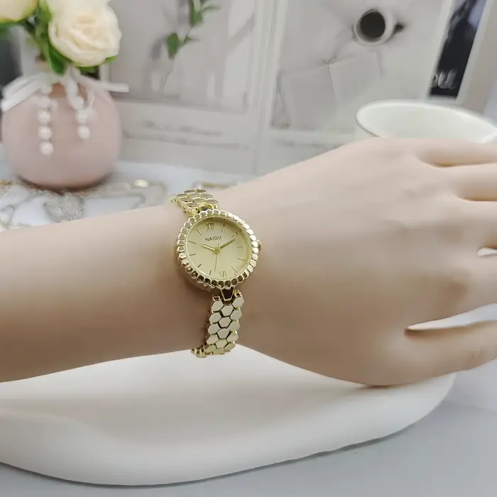 Mode Senior tempérament nid d'abeille montre disque alliage bracelet Quartz montre-bracelet pour femmes fille cadeau bijoux accessoire Relógio