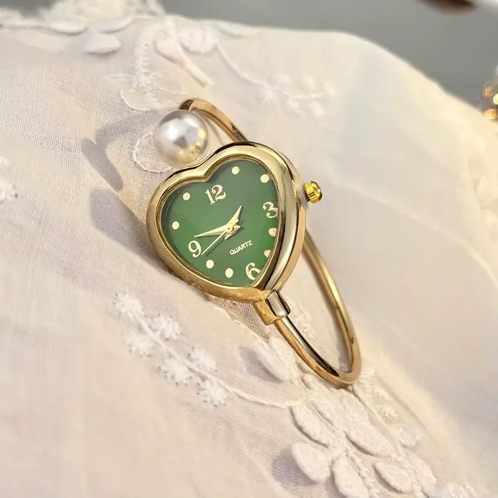 Nouveau Style Bracelet conception ouverte perle amour montre à Quartz