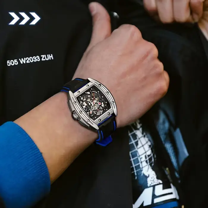 Montre mécanique automatique squelette sportive avec boucle ardillon et résistance à l'eau pour homme et femme occasions spéciales