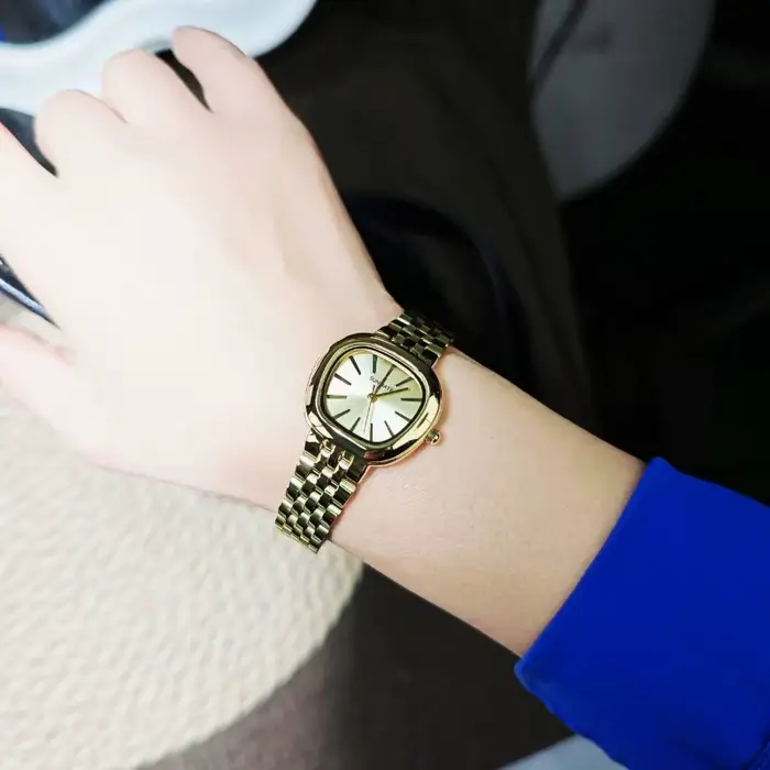 Montre carrée classique pour femme SUNMATE en acier inoxydable résistante à l'eau pour occasions formelles et décontractées