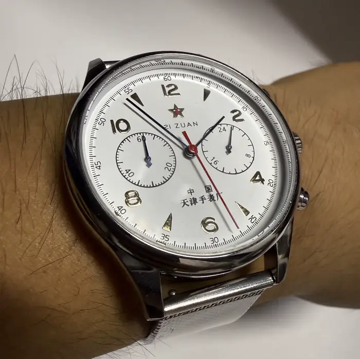 Montre homme vintage rétro quartz avec calendrier complet et bracelet en cuir pour occasions spéciales