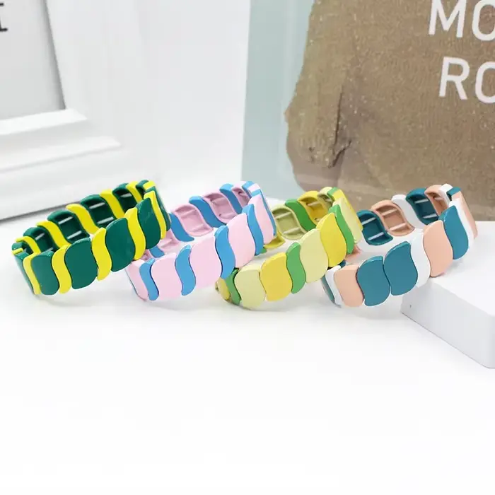 Bracelet en émail feuille géométrique superposé macaron color femme romantique occasions spéciales