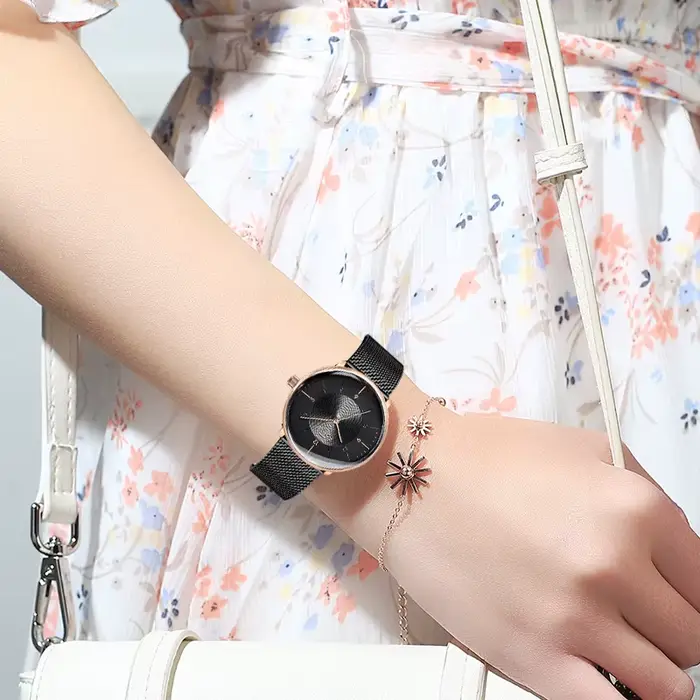Montre Fantor élégante quartz pour femmes occasion spéciale style mode et décontracté argent blanc or noir