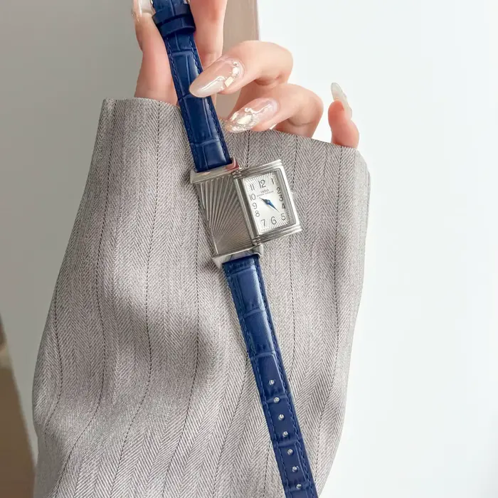Montre à quartz Re-verso pour femme avec un diamètre de 36 mm d'épaisseur de 10 mm