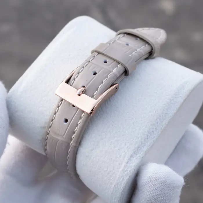 Montre habillée carrée pour femme cadran en or rose diamant chiffres romains bracelet en cuir gris montre-bracelet
