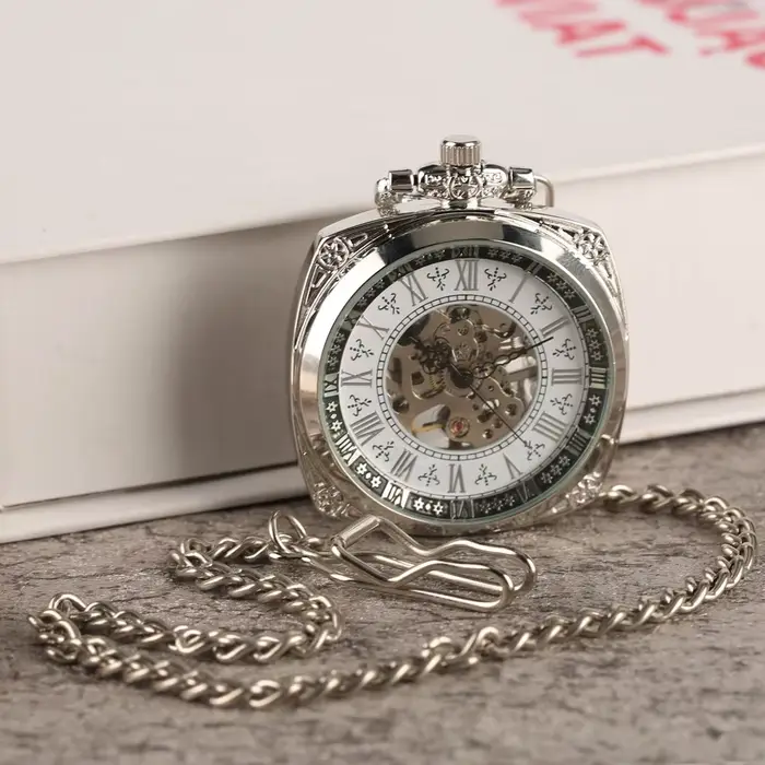 Montre de poche mécanique à remontage manuel