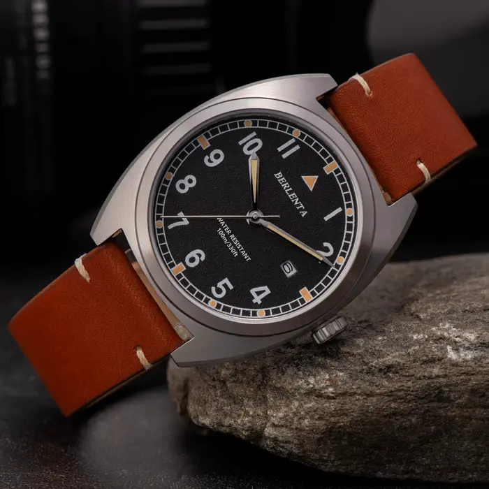 Montre Berlenta Vendange en acier 316L avec bracelet en cuir pour hommes résistante à l'eau pour diverses occasions spéciales