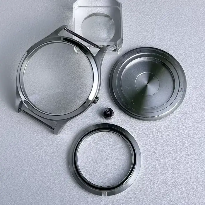 Boîtier en acier inoxydable de 40 mm pour montre homme. Compatible avec les accessoires