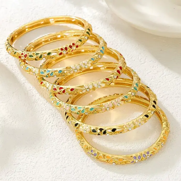 Bracelet jonc classique en émail goutte de glace à texture florale et diamants pour femme