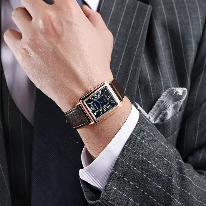 Montre-bracelet à quartz pour hommes avec bracelet en cuir rectangulaire style fashion et casual pour diverses occasions sociales et professionnelles