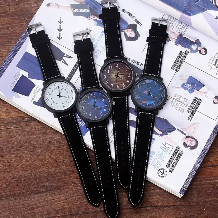 Montre-bracelet en acier inoxydable avec bracelet en cuir imitation bois pour homme et femme occasions sportives et élégantes